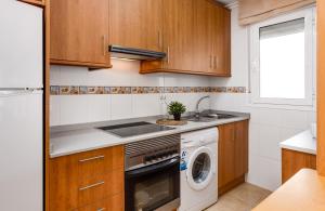 Sunny Casita, Torrevieja, Modern 2 Bed Top Floor Apartment