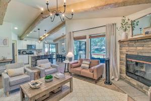 Cabin Getaway w Game Room Near Rainbow Lake!
