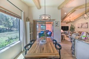 Cabin Getaway w Game Room Near Rainbow Lake!