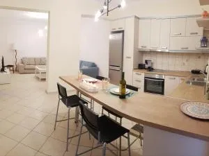 Byron House - Panayía