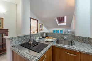 Alba View Apartment with Pool