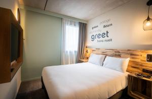 Hotels Greet Hotel Orthez Bearn : Chambre Pop avec 1 Lit Double