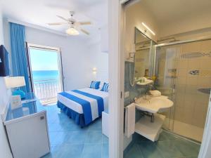 Double or Twin Room with Sea View room in Hotel Aurora
