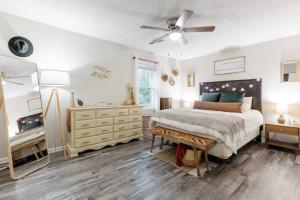 Sidney Springs Cottage