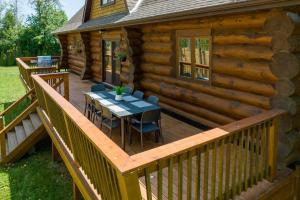 Unique Log House by the Lake, Retreat with Spa Amenities near Presqueile Provincial Park