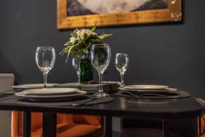 Boutique family apartment in celebrity village.