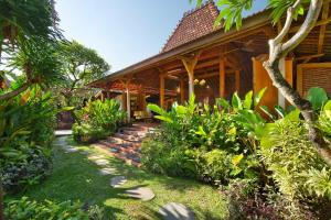 Mahe Garden Inn and Villas by Kamara