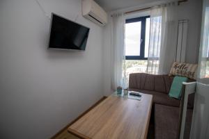 City View Apartment + Parking