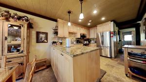 Lakeview 826 Condo #532 Condo