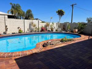 35 Rumbalara Avenue Rainbow Beach Pool Aircon Pets Welome