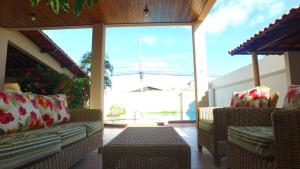 Casarão Com 3 suítes, 2 quartos, Piscina, Praia Perto