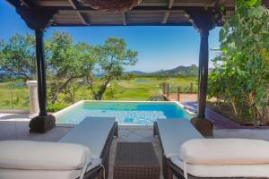 Pristine Bay 1003 home