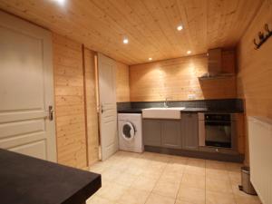 Chalets Chalet Araches-la-Frasse, 6 pieces, 10 personnes - FR-1-572-27 : photos des chambres