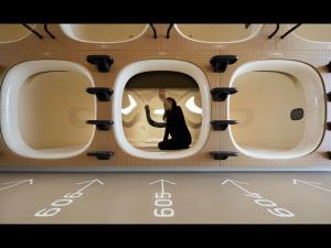 9h nine hours Ningyocho