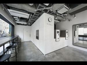 9h nine hours Ningyocho