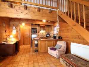 Chalets Chalet Araches-la-Frasse, 5 pieces, 7 personnes - FR-1-572-187 : photos des chambres