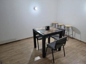 Bonito Departamento con 2 camas con clima, parking, wifi 110mb, ,cocineta, 8