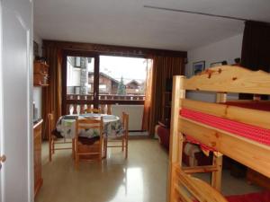 Studio 4 pers au centre, proche pistes et commerces, parking, ski, ascenseur - FR-1-572-185
