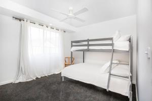 Bathers Pet Friendly 4 Mins Walk to Beach