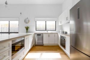 The House with the Orange Door, Inverloch