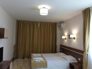 Flower Street provides accommodations with free Wifi, air conditioning