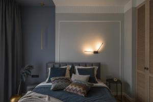 IVIS House - Classical Apartment with Balcony in Vilnius Old Town