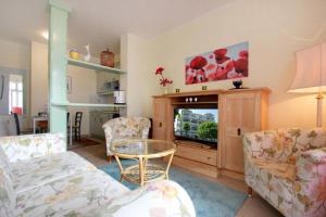 Haus & Villa Strandburg by Rujana