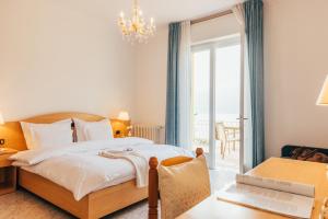 Double Room with Lake View room in Hotel Orione