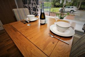 Signature - Linden Cottage Room 1