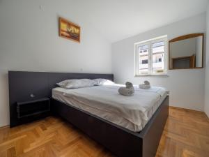 APARTMENT ONE with view