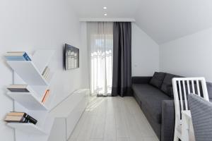 Apartment Amber White