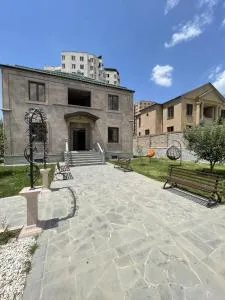 Yerevan Villa with all modern conveniences - Prroshyan