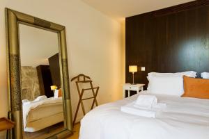 Boutique Rentals- Hidden Garden Portos downtown