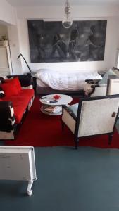 Modern Fully Equipped Apartment with Balcony and Rooftop - CT1