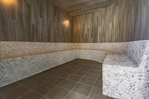 Title V by Villacarte