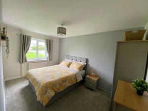 Cosy bungalow in countryside village near coast