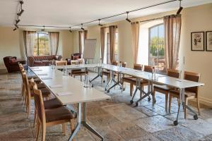 Hotels Chateau Saint Roux Le Luc-Le Cannet des Maures : photos des chambres