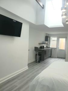 The Bay Studio 1