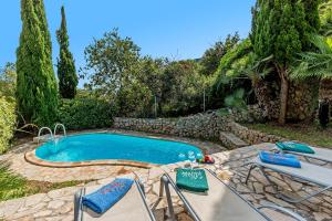 Townhouse with pool and mountain views, just 5 min