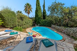 Townhouse with pool and mountain views, just 5 min