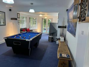 BlaydonBurn - Sleeps 4 5 - Parking - HotTub - Yard