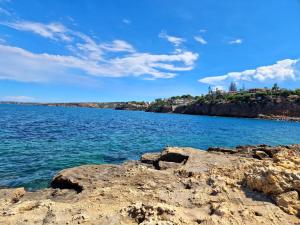 Villa Daniela - Villa con piscina privata e discesa a mare tra Catania e Siracusa