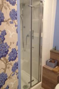 CHARMING ENGLISH STYLE STUDIO FLAT