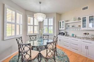 Naples Escape in Regatta with Resort Amenities!