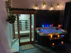 le tricosy jacuzzi et sauna privatif