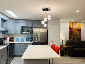 Romantic 1-Bedroom Serviced Apartment Kitchen & AC 143