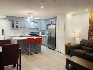 Romantic 1-Bedroom Serviced Apartment Kitchen & AC 143