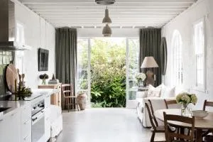 Henry’s on Balfour - Historic understated luxury - Launceston