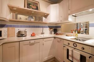 Romantic In Trendy Gracia