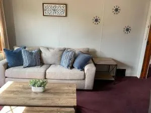 2-Bedroom Quincy Apt. with private parking & Wifi - 昆西